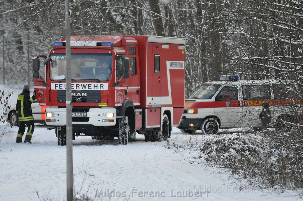 Hund und Person Eiseinbruch Koeln Fuehlinger See P008.JPG